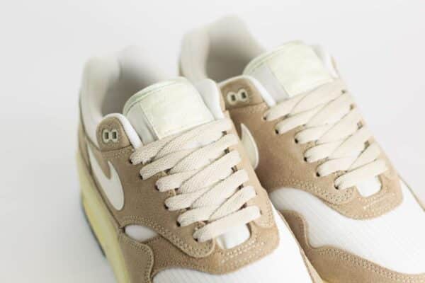 Nike Air Max 1 Hangul Day Khaki (W) – Wit/Khaki/Bruin Heren/Dames/Uniseks Sneakers – Leer - FQ8150-133 – Tong
