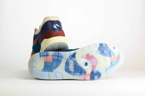 Nike Air Max 1 Kasina Won-Ang Orange – Oranje/Wit/Blauw Heren/Dames/Uniseks Sneakers – Leer/Suède - DQ8475-800 – Onderkant