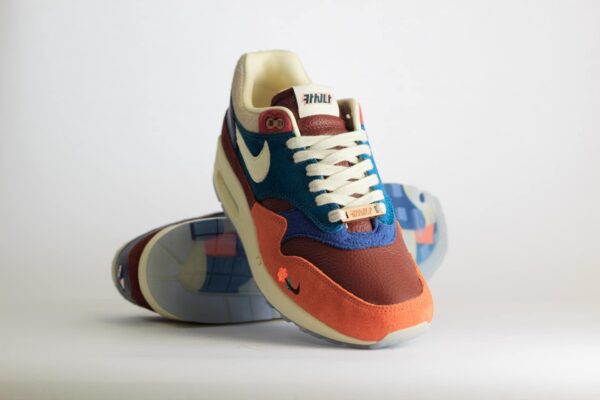 Nike Air Max 1 Kasina Won-Ang Orange – Oranje/Wit/Blauw Heren/Dames/Uniseks Sneakers – Leer/Suède - DQ8475-800 – Voorkant