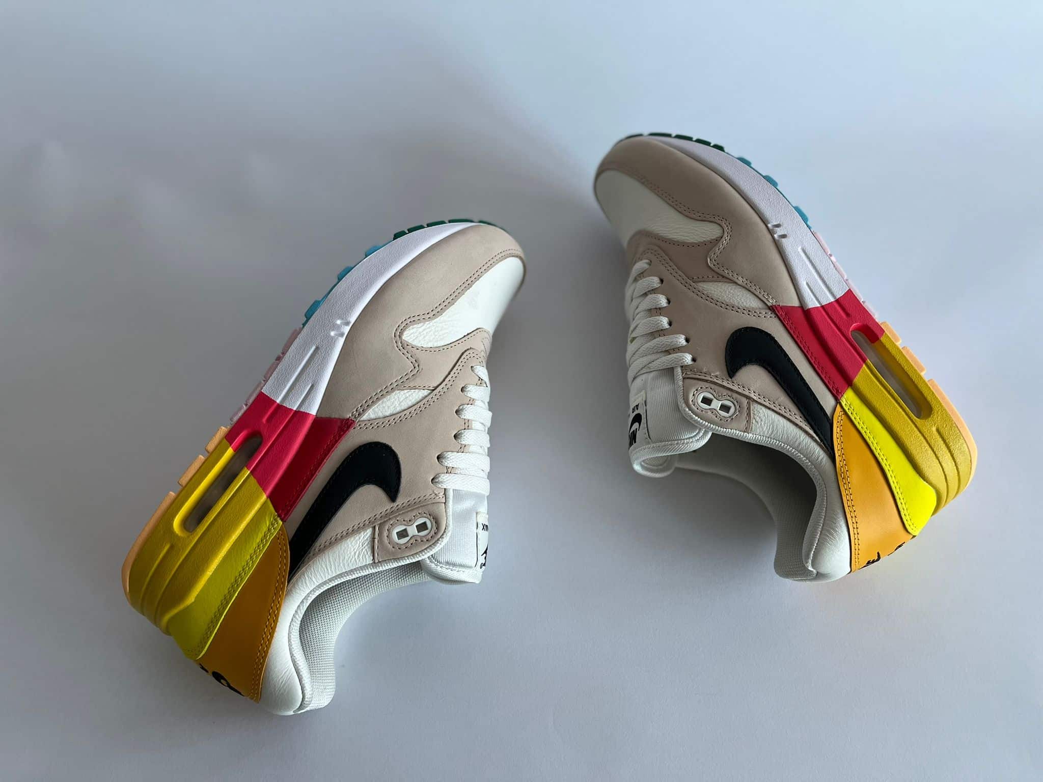 Nike Air Max 1 Khaki Multi-Color (W) liggend