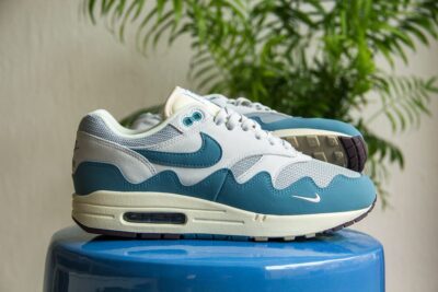 Nike Air Max 1 Patta Waves Noise Aqua zijkant