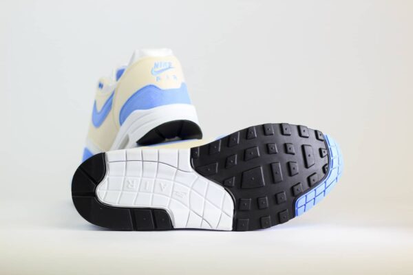 Nike Air Max 1 Royal Pulse (W) – Blauw/Wit Heren/Dames/Unisex Sneakers – Vilt/Mesh - DZ2628-113 - Onderkant