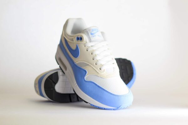 Nike Air Max 1 Royal Pulse (W) – Blauw/Wit Heren/Dames/Unisex Sneakers – Vilt/Mesh - DZ2628-113 - Voorkant