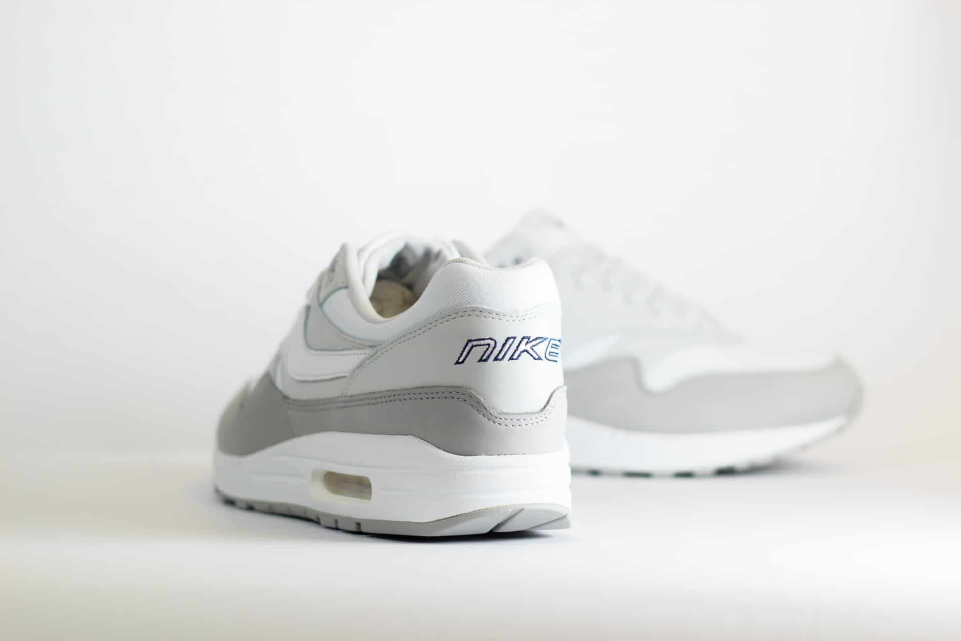 Nike Air Max 1 Rugged Smoke Grey (W) – Grijs/Wit Heren/Dames/Uniseks Sneakers – Leer - FN0564-001 – Achterkant