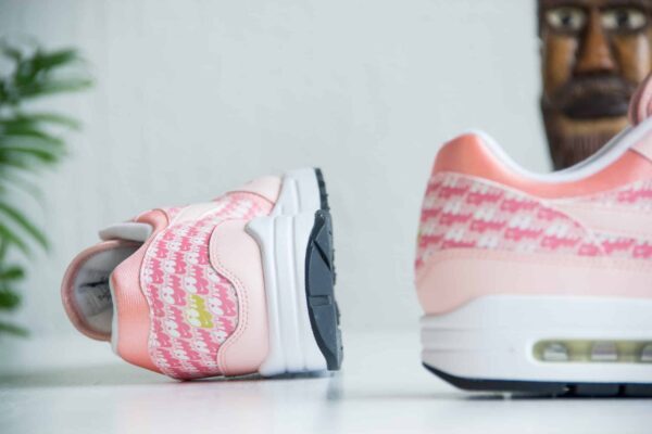 Nike Air Max 1 Strawberry Lemonade achterkant
