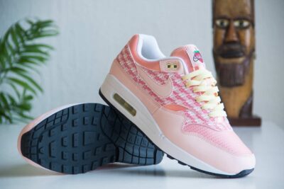 Nike Air Max 1 Strawberry Lemonade zijkant onderkant
