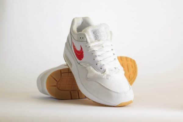 Nike Air Max 1 The Bay – Wit/Rood Heren/Dames/Uniseks Sneakers – Leer - FJ4451-100 – Voorkant