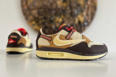 Nike Air Max 1 Travis Scott Cactus Jack Baroque Brown zijkant