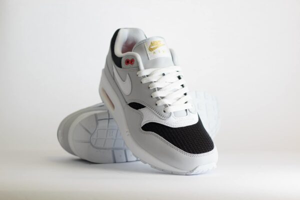 Nike Air Max 1 Urawa (2023) – Wit/Grijs/Zwart Heren/Dames/Uniseks Sneakers – Leer/Mesh - FD9081-001 – Voorkant