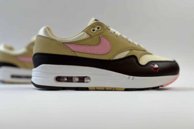 Nike Air Max 1 Valentine's Day (W) zijkant