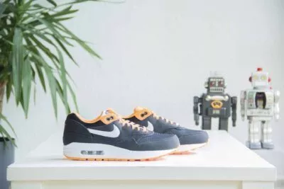 Nike Air Max 1 Venom zijkant