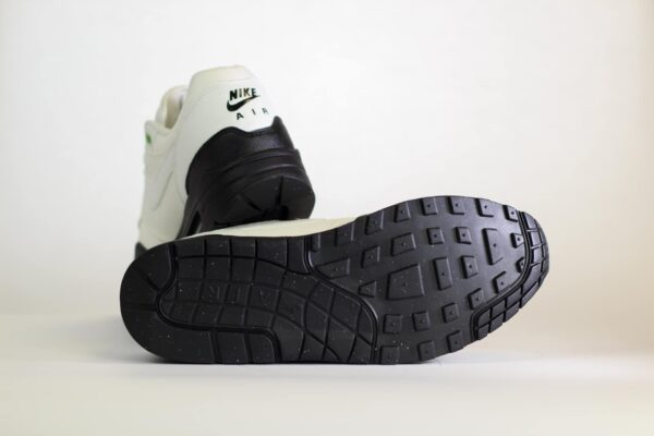 Nike Air Max 1 White Black Chlorophyll – Zwart/Wit Heren/Dames/Unisex Sneakers – Leer - FZ5160-121 – Onderkant