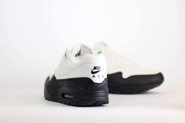 Nike Air Max 1 White Black Chlorophyll – Zwart/Wit Heren/Dames/Unisex Sneakers – Leer - FZ5160-121 – Achterkant