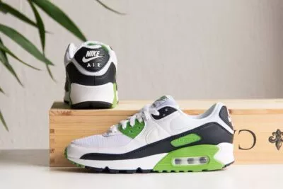 Nike Air Max 90 Chlorophyll zijkant en achterkant