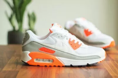 Nike Air Max 90 Hyper Orange zijkant