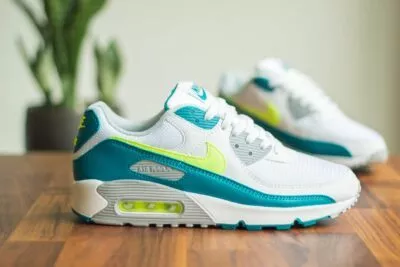 Nike Air Max 90 (III) Spruce Lime zijkant
