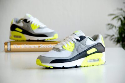 Nike Air Max 90 WMNS OG Volt buitenkant