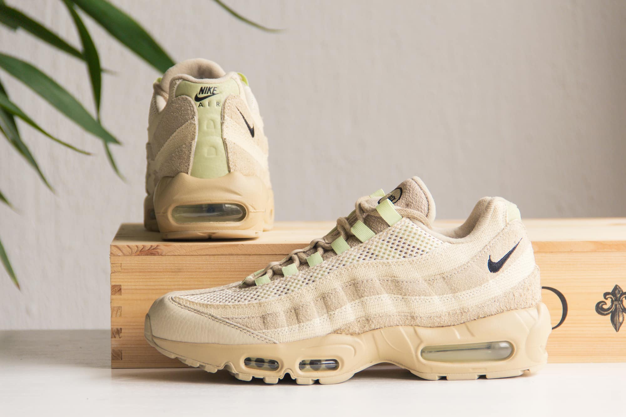 Nike Air Max 95 Grain zijkant en achterkant