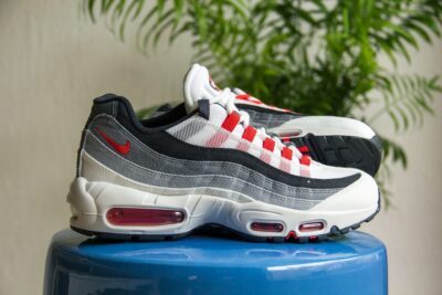 Nike Air Max 95 Smoke Grey zijkant