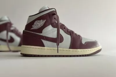 Nike Air Jordan 1 Mid Sky J Mauve (W) – Mauve/Paars/Grijs Heren/Dames/Uniseks Sneakers – Leer - BQ6472-050 – Zijkant