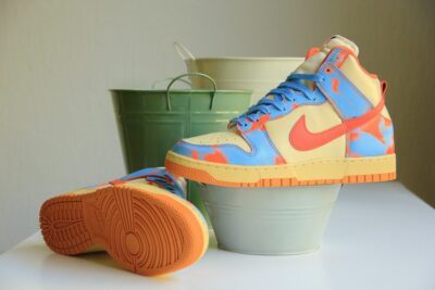 Nike Dunk High 1985 SP Orange Acid Wash zijkant en onderkant