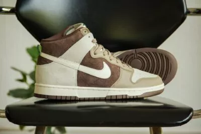 Nike Dunk High Light Chocolate zijkant en onderkant