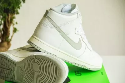 Nike Dunk High Neutral Grey (W) – Wit/Grijs Heren/Dames/Uniseks Sneakers – Leer - DD1869-111 – Zijkant