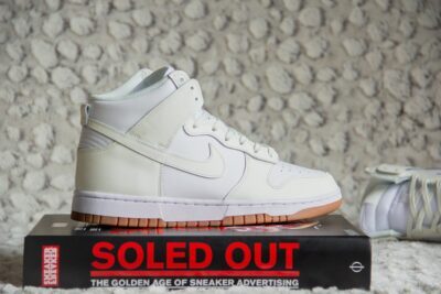 Nike Dunk High Sail Gum (W) – Wit/Sail Heren/Dames/Uniseks Sneakers – Leer - DD1869-109 – Zijkant
