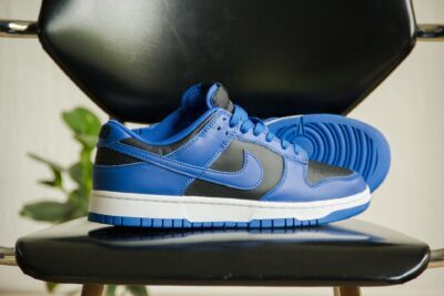Nike Dunk Low Hyper Cobalt zijkant en onderkant