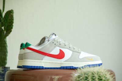 Nike Dunk Low Light Iron Ore Red Blue zijkant
