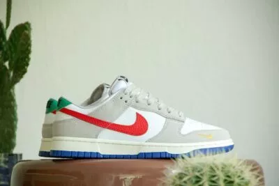Nike Dunk Low Light Iron Ore Red Blue zijkant