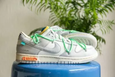 Nike Dunk Low Off-White Lot 26 zijkant