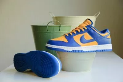 Nike Dunk Low UCLA zijkant en onderkant