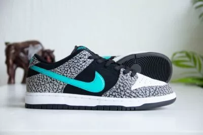 Nike SB Dunk Low Atmos Elephant zijkant