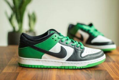 Nike SB Dunk Low Classic Green zijkant