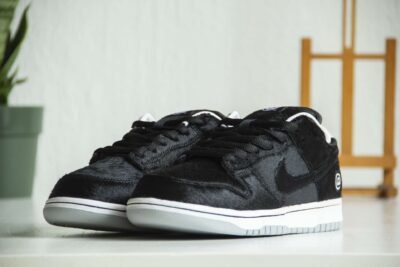 Nike SB Dunk Medicom Toy (2020) voorkant