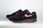 Nike Air Max 1 PRM Valentine’s Day Black - Zwart/Roze/Rood - Heren/Dames/uniseks Sneakers - Synthetisch leer/Mesh - HV2302-001 - Zijkant