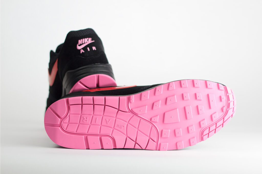 Nike Air Max 1 PRM Valentine’s Day Black - Zwart/Roze/Rood - Heren/Dames/uniseks Sneakers - Synthetisch leer/Mesh - HV2302-001 - Onderkant