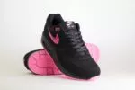 Nike Air Max 1 PRM Valentine’s Day Black - Zwart/Roze/Rood - Heren/Dames/uniseks Sneakers - Synthetisch leer/Mesh - HV2302-001 - Voorkant