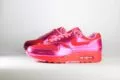 Nike Air Max 1 PRM Valentine’s Day Playful Pink – Roze/Rood – Heren/Dames/Uniseks Sneakers – LakLeer/Mesh - HV2301-600 – Zijkant
