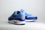 Nike Air Max 1 Essential Psychic Blue – Blauw/Wit – Heren/Dames/Uniseks Sneakers – Leer/Mesh - FZ5808-400 – Achterkant