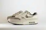 Nike Air Max 1 Snakeskin Light Orewood Brown (W) – Beige/Grijs – Heren/Dames/Uniseks Sneakers – Synthetischleer/Suede - HF5338-100 – Zijkant