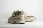 Nike Air Max 1 Snakeskin Light Orewood Brown (W) – Beige/Grijs – Heren/Dames/Uniseks Sneakers – Synthetischleer/Suede - HF5338-100 – Achterkant