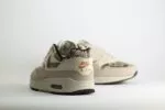 Nike Air Max 1 Snakeskin Light Orewood Brown (W) – Beige/Grijs – Heren/Dames/Uniseks Sneakers – Synthetischleer/Suede - HF5338-100 – Achterkant