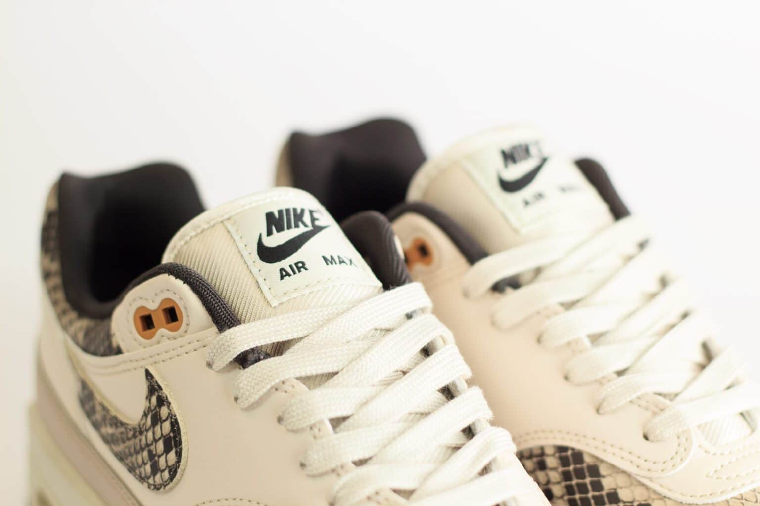 Nike Air Max 1 Snakeskin Light Orewood Brown (W) – Beige/Grijs – Heren/Dames/Uniseks Sneakers – Synthetischleer/Suede - HF5338-100 – Bovenkant