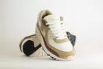 Nike Air Max 90 Summit White Khaki – Bruin/Beige/Wit – Heren/Dames/Uniseks Sneakers – Leer/Mesh - DM0029-109 – Voorkant