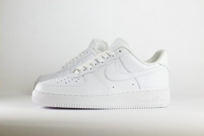 Nike Air Force 1 Low '07 White – Wit – Heren/Dames/Uniseks Sneakers – Leer - CW2288-111 – Zijkant