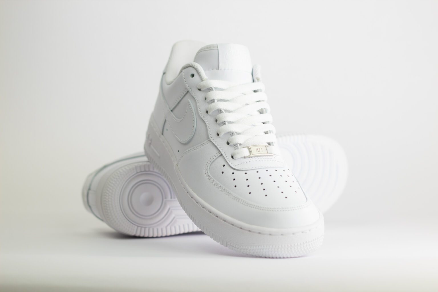 Nike Air Force 1 Low '07 White – Wit – Heren/Dames/Uniseks Sneakers – Leer - CW2288-111 – Voorkant