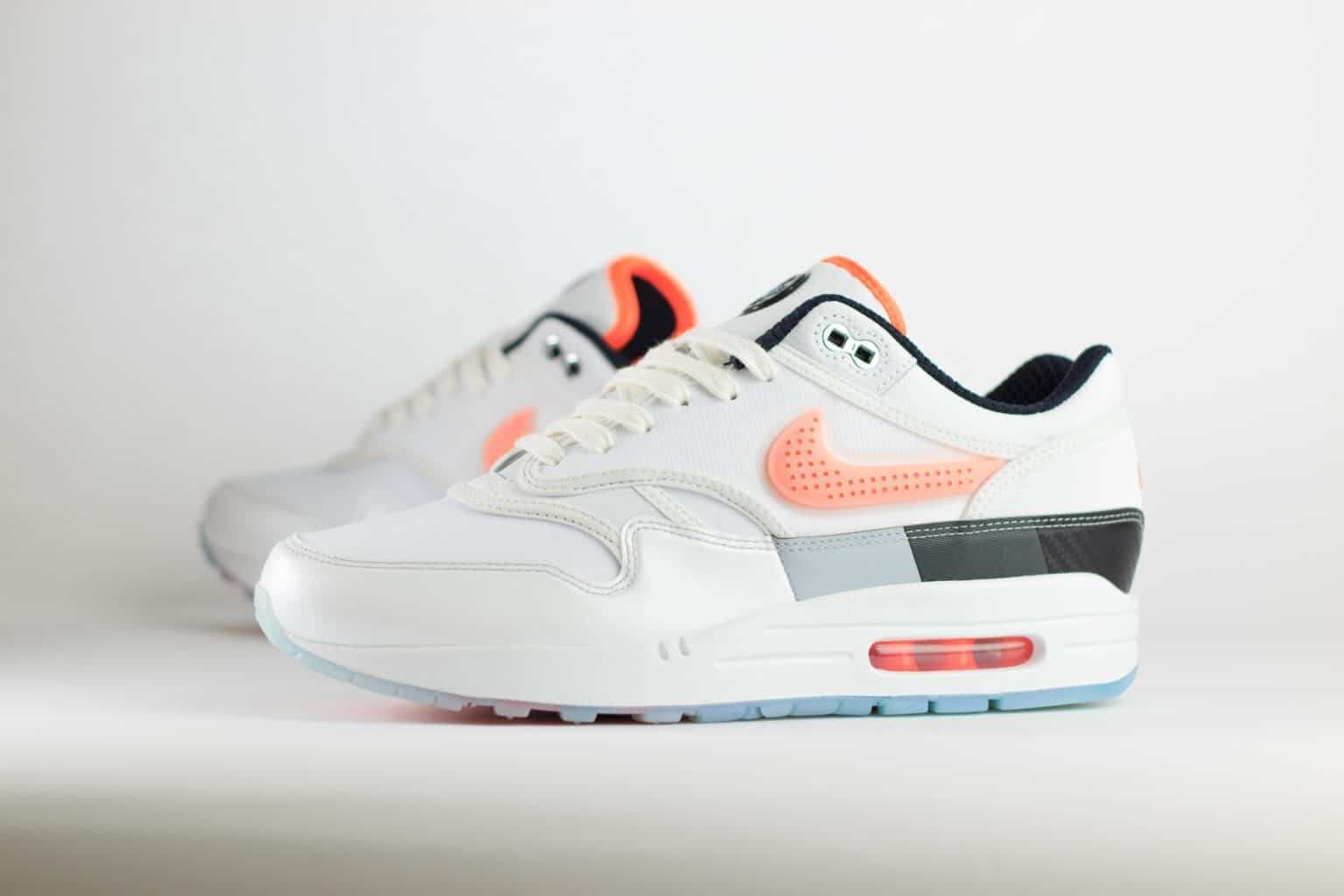Nike Air Max 1 '87 EA Sports Madden NFL 25 – Wit – Heren/Dames/Uniseks Sneakers – Leer - HQ3503-100 – Zijkant