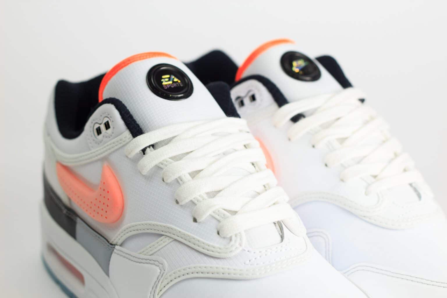 Nike Air Max 1 '87 EA Sports Madden NFL 25 – Wit – Heren/Dames/Uniseks Sneakers – Leer - HQ3503-100 – Bovenkant